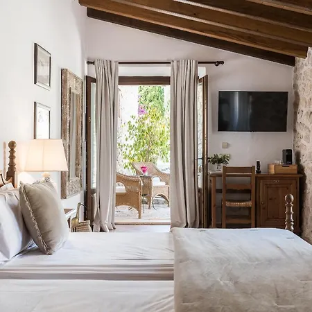 Ca'n Beneit Hotel