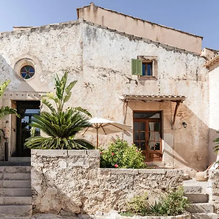 Ca'n Beneit Hotel